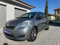 Cinza Usado 2010 Toyota Yaris | € 6.950 (Preço justo)