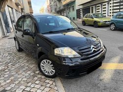 Preto Usado 2010 Citroën C3 First Citadino | € 8.480 (Preço justo)