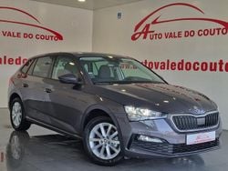 Cinza Usado 2022 Skoda Scala Ambition Citadino | € 13.990 (Preço justo)