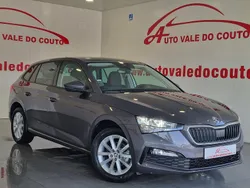 Cinza Usado 2022 Skoda Scala Ambition Citadino | € 14.490 (Preço justo)