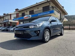 Cinza Usado 2021 Kia Rio | € 12.990 (Preço justo)