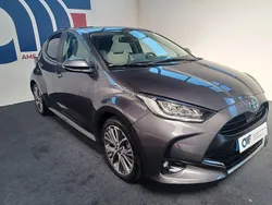 Cinza Usado 2024 Toyota Yaris Hybrid Luxury | € 27.750 (Caro)