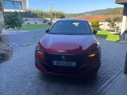 Usado 2021 Peugeot e-208 Allure Citadino | € 16.750 (Preço justo)