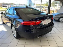 Azul Usado 2017 Jaguar XF Prestige Sedan | € 21.500