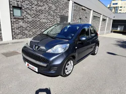 Cinza escuro Usado 2009 Peugeot 107 Citadino | € 5.480 (Preço justo)