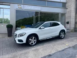 Branco cinzento, preto Usado 2017 Mercedes GLA220 SUV | € 30.900