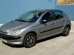 Usado 2005 Peugeot 206 Sedan | € 2.800 (Preço justo)