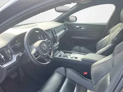 Prateado Usado 2025 Volvo V60 Carrinha | € 49.900