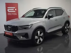 Cinza Usado 2023 Volvo XC40 Plus SUV | € 37.900 (Preço elevado)