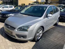 Cinza Usado 2005 Ford Focus Citadino | € 5.750 (Preço elevado)