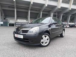 Preto Usado 2004 Renault Clio II Citadino | € 2.990 (Preço justo)