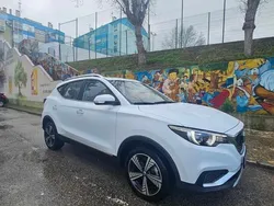 Branco Usado 2021 MG ZS Sedan | € 17.500
