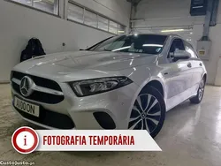 Cinza Usado 2021 Mercedes A250 Style Citadino | € 27.990 (Preço justo)