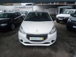 Branco Usado 2013 Peugeot 208 Active Citadino | € 11.550 (Caro)