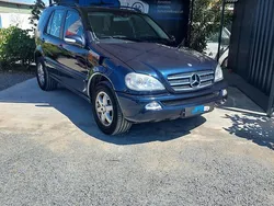 Azul Usado 2002 Mercedes ML400 SUV | € 10.000