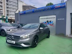 Cinza Usado 2015 Mercedes A180 Urban Citadino | € 14.500 (Preço justo)