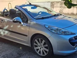 Usado 2008 Peugeot 207 CC Cabrios | € 7.500