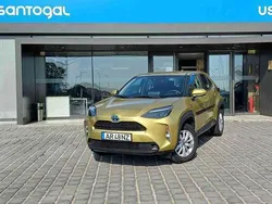 Vermelho Usado 2022 Toyota Yaris Hybrid Comfort | € 23.990 (Preço justo)