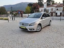 Cinzento Usado 2015 Mercedes B180 Monovolume | € 15.750 (Preço justo)