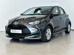 Cinza Usado 2021 Toyota Yaris Hybrid Comfort | € 23.250 (Preço justo)