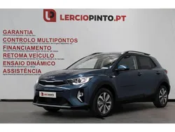 Azul Usado 2024 Kia Stonic SUV | € 19.750 (Preço justo)