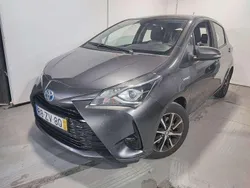 Cinzento Usado 2018 Toyota Yaris Hybrid | € 16.950 (Preço elevado)