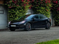 Usado 2020 Tesla Model 3 Performance Sedan | € 25.995 (Preço justo)