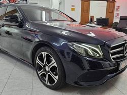 Azul Usado 2017 Mercedes 220 Sport Edition Citadino | € 29.900
