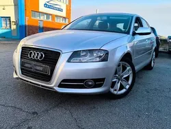 Cinzento Usado 2011 Audi A3 Sportback Attraction Carrinha | € 10.500
