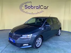 Cinzento Usado 2021 Skoda Fabia Ambition | € 16.000 (Preço justo)
