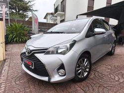 Cinza antracite Usado 2014 Toyota Yaris Comfort | € 12.500 (Preço justo)