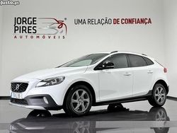 Branco Usado 2014 Volvo XC40 Momentum SUV | € 11.990