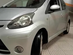 Cinzento Usado 2013 Toyota Aygo Citadino | € 5.800