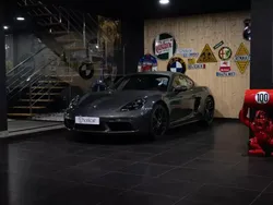 Cinzento Usado 2023 Porsche 718 Cayman Edition Coupé | € 78.000