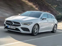 Cinzento Usado 2020 Mercedes CLA35 AMG Shooting Brake AMG Carrinha | € 44.500