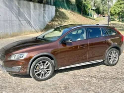 Usado 2017 Volvo V60 CC Carrinha | € 16.950 (Preço justo)