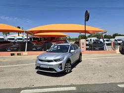 Cinzento prata metalizado Usado 2021 Kia Stonic LX SUV | € 15.950 (Preço justo)