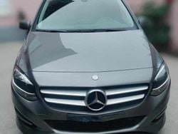Cinzento Usado 2016 Mercedes B180 Monovolume | € 16.500 (Preço justo)