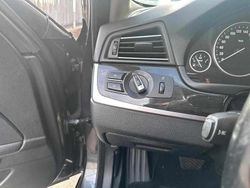 Cinzento Usado 2015 BMW 520 Sedan | € 14.750 (Bom preço)