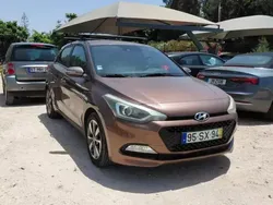Castanho Usado 2017 Hyundai i20 Comfort Citadino | € 12.980 (Preço elevado)