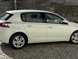 Branco Usado 2016 Peugeot 308 Citadino | € 10.500 (Preço justo)