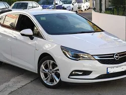 Usado 2019 Opel Astra Sport Sedan | € 16.590 (Caro)