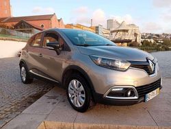 Cinzento Usado 2015 Renault Captur SUV | € 10.950 (Preço justo)
