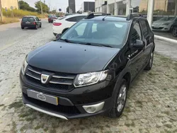 Preto Usado 2014 Dacia Sandero Stepway Citadino | € 8.990 (Preço justo)