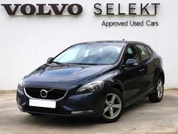 019 preto Usado 2017 Volvo V40 Kinetic Carrinha | € 15.700 (Preço justo)