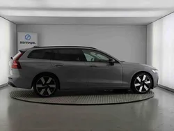 Cinzento Usado 2024 Volvo V60 Carrinha | € 46.300 (Preço justo)