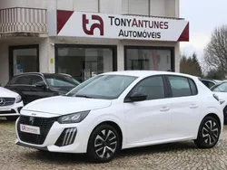 Branco Usado 2024 Peugeot 208 Active Citadino | € 17.250 (Bom preço)