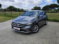 Cinzento Usado 2019 Mercedes B180 Style Monovolume | € 24.450 (Preço justo)