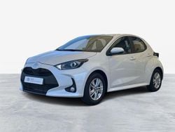 Branco (sólida) Usado 2024 Toyota Yaris Comfort | € 24.750