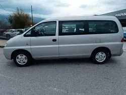 Cinza Usado 2004 Hyundai H-1 Monovolume | € 7.500